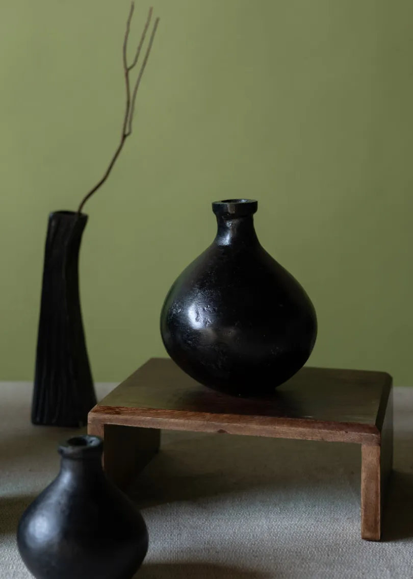 6in Tall Aluminum Emma Barn Style Black Mini Vase