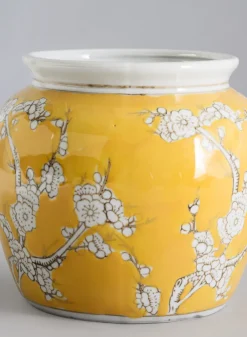 6in Tall Ming Safron Bell Ceramic Vase