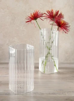 10in Tall Vendome Rounded Square Ribbed Glass Vase