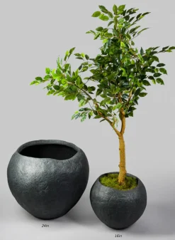 Shirak Poly-Stone Rough Black Planter