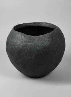 Shirak Poly-Stone Rough Black Planter