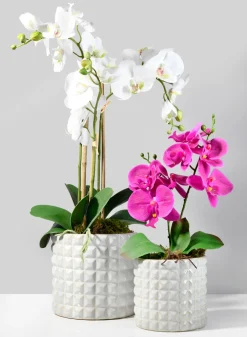 White Ceramic Studs Vase